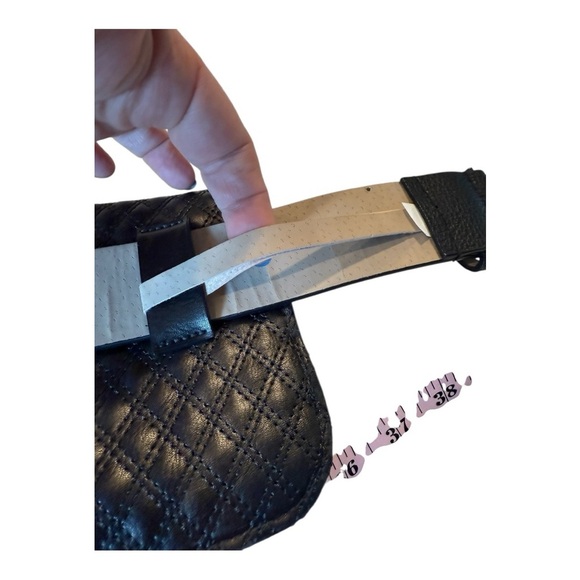 Vince Camuto Quilted Black Waist Bag Belt Size S/M Travel Vacation Hands Free - Picture 7 of 14